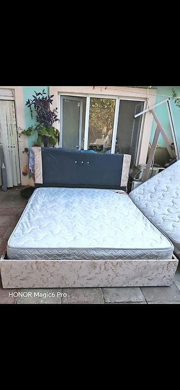 Taxt – ölçü: 160×200 sm (2/160). Yumşaq başlıqla, dekorativ kənarlı lalafo.az -da Taxt – ölçü: 160×200 sm (2/160). Yumşaq başlıqla, dekorativ kənarlı