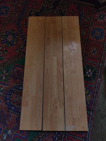 Ağac görünüşlü, düzbucaqlı formalı üç lövhə. Bu lövhələr döşəmə örtüyü lalafo.az -da Ağac görünüşlü, düzbucaqlı formalı üç lövhə. Bu lövhələr döşəmə örtüyü