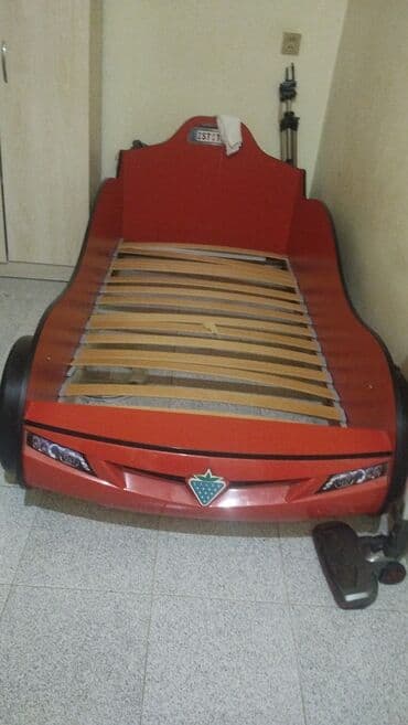 Uşaq üçün maşın formalı çarpayı - Rəng: qırmızı, kapot və faraları lalafo.az -da Uşaq üçün maşın formalı çarpayı - Rəng: qırmızı, kapot və faraları