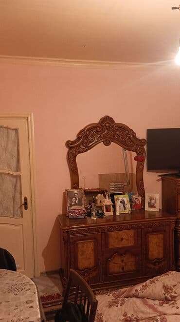 Otel və hostellər: Kohne Corat merkezden 100 addım aralıda 4 otaqlı ev satılır hec bir lalafo.az -da — 10 Otel və hostellər: Kohne Corat merkezden 100 addım aralıda 4 otaqlı ev satılır hec bir — 10