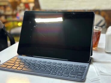 HONOR planşet + maqnitli klaviatura,adapter Honor pad 10 8 Ram 256 Gb lalafo.az -da HONOR planşet + maqnitli klaviatura,adapter Honor pad 10 8 Ram 256 Gb