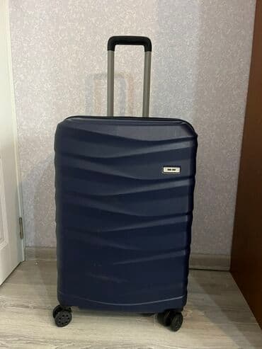 Sərt korpuslu səyahət çemodanı – tünd mavi rəngdə - Material: möhkəm lalafo.az -da Sərt korpuslu səyahət çemodanı – tünd mavi rəngdə - Material: möhkəm