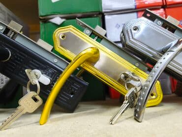 Qapı dəstləri və qıfıl mexanizmləri - Komplekt: qapı tutacağı + ön lalafo.az -da Qapı dəstləri və qıfıl mexanizmləri - Komplekt: qapı tutacağı + ön