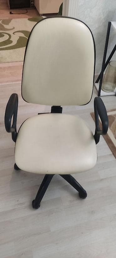 İşlənmiş, Kreslo-oturacaq, Dəri, Kredit yoxdur, Çatdırılma yoxdur lalafo.az -da İşlənmiş, Kreslo-oturacaq, Dəri, Kredit yoxdur, Çatdırılma yoxdur