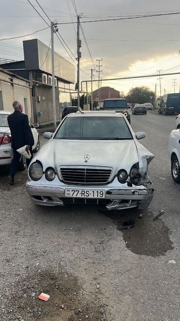 Ön, Mercedes-Benz 210, 2000 il, Almaniya lalafo.az -da Ön, Mercedes-Benz 210, 2000 il, Almaniya
