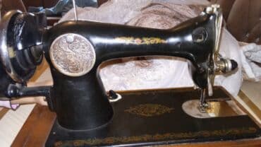 Retro tikiş maşını. razılaşma yolu ilə satilir.isləmir lalafo.az -da Retro tikiş maşını. razılaşma yolu ilə satilir.isləmir