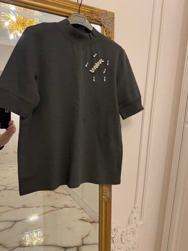 Zara sweetshotler S-M razmer yeni etiketi üstünde lalafo.az -da Zara sweetshotler S-M razmer yeni etiketi üstünde