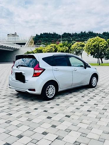 Nissan Note (gümüş rəng) – şəhər üçün ideal, qənaətcil və komfortlu lalafo.az -da Nissan Note (gümüş rəng) – şəhər üçün ideal, qənaətcil və komfortlu