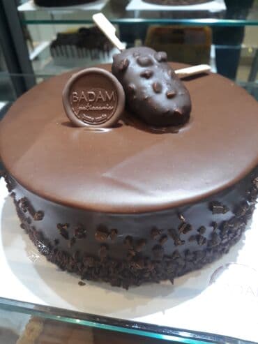 Ləpələr: Məhsul: Şirniyyat vitrini üçün müxtəlif tortlar Təsvir: - Şokoladlı lalafo.az -da — 9 Ləpələr: Məhsul: Şirniyyat vitrini üçün müxtəlif tortlar Təsvir: - Şokoladlı — 9