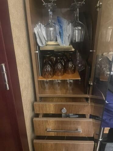 Şüşəli dolab vitrini lalafo.az -da Şüşəli dolab vitrini