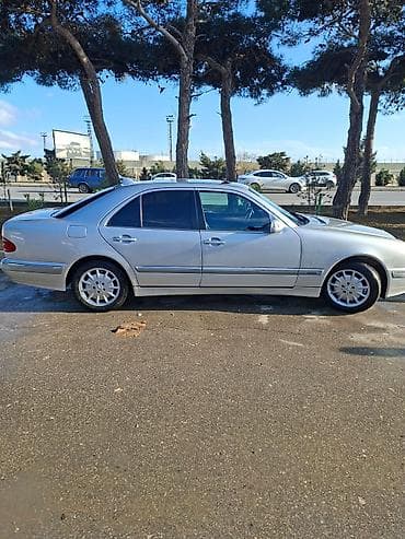 Mercedes-Benz E 240: 2.4 l | 2000 il Sedan lalafo.az -da Mercedes-Benz E 240: 2.4 l | 2000 il Sedan