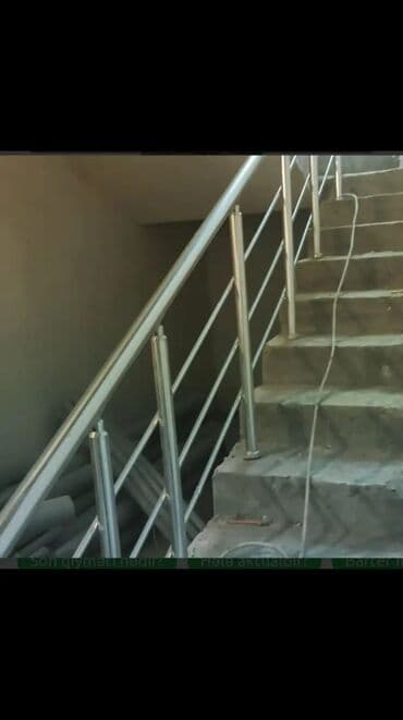 Pilləkən məhəccərləri: Paslanmayan metaldan olan müasir üslubda hazırlanmış pilləkən və eyvan lalafo.az -da — 4 Pilləkən məhəccərləri: Paslanmayan metaldan olan müasir üslubda hazırlanmış pilləkən və eyvan — 4