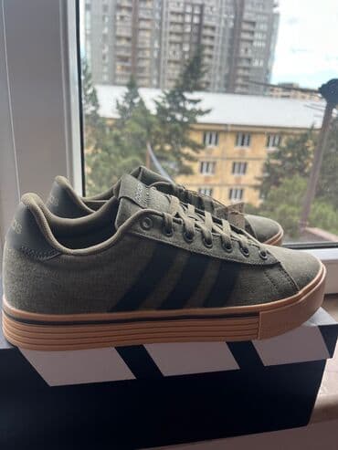 Tezedir Amerikadan alinib olcusu boyuk olduqu ucun satiram Olcu 42 lalafo.az -da Tezedir Amerikadan alinib olcusu boyuk olduqu ucun satiram Olcu 42