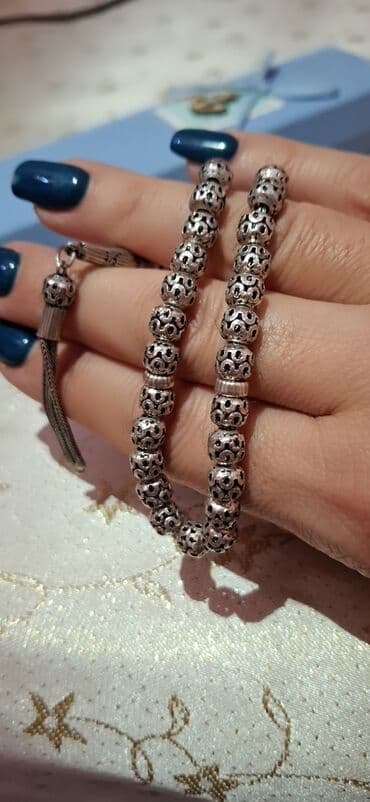 Gümüş təsbeh – dekorativ qutuda Qiyməti 60 Azn lalafo.az -da Gümüş təsbeh – dekorativ qutuda Qiyməti 60 Azn