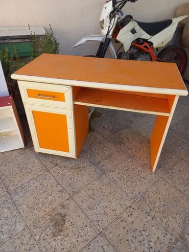 İşlənmiş, Manikür üçün masa, Güzgüsüz lalafo.az -da İşlənmiş, Manikür üçün masa, Güzgüsüz