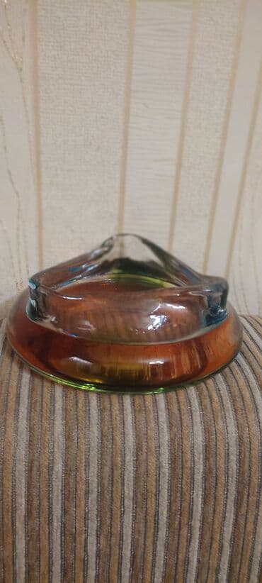 Пепельница сервантное хранение новая, добротная тяжелая Чехословакия lalafo.az -da Пепельница сервантное хранение новая, добротная тяжелая Чехословакия