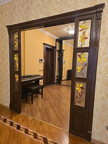 Taxta dekorativ portal – vitraj şüşəli - Material: təbii ağacdan lalafo.az -da Taxta dekorativ portal – vitraj şüşəli - Material: təbii ağacdan