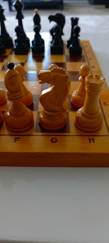 Dəbilqələr: Şəxsi kolleksiyadan.Ekskluziv-taxtanın iç tərəfində əfsanəvi Ukrayna lalafo.az -da — 24 Dəbilqələr: Şəxsi kolleksiyadan.Ekskluziv-taxtanın iç tərəfində əfsanəvi Ukrayna — 24