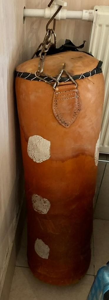 Boks üçün asma zərbə kisəsi - Material: qalın dəri xarici örtük lalafo.az -da Boks üçün asma zərbə kisəsi - Material: qalın dəri xarici örtük