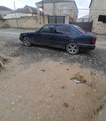 Mercedes-Benz C-Class sedanı - Korpus: qara rəng, 4 qapılı sedan - lalafo.az -da Mercedes-Benz C-Class sedanı - Korpus: qara rəng, 4 qapılı sedan -