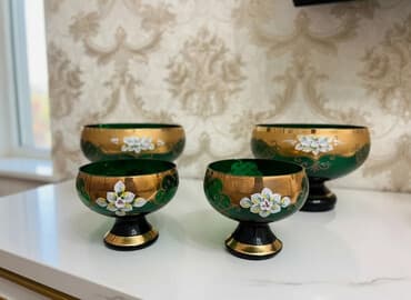 Yaşıl-şüşə qab dəsti – zərgər dəqiqliyində dekorlu - Dəst tərkibi: 4 lalafo.az -da Yaşıl-şüşə qab dəsti – zərgər dəqiqliyində dekorlu - Dəst tərkibi: 4