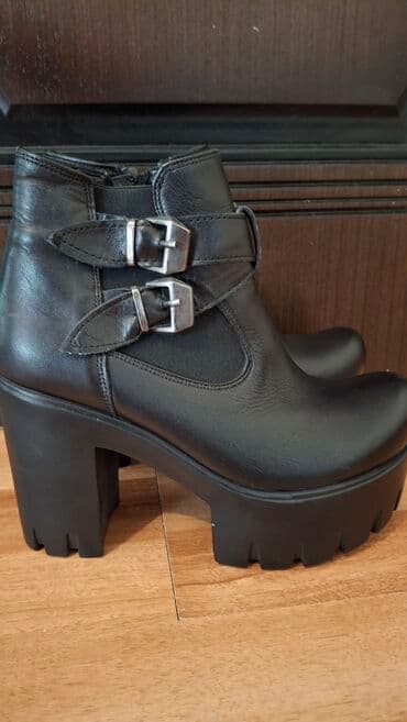 Qadın üçün qara dəri qısa çəkmə (ankle boots) - Material: hamar qara lalafo.az -da Qadın üçün qara dəri qısa çəkmə (ankle boots) - Material: hamar qara