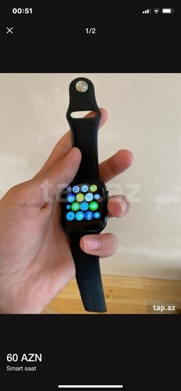 Düzbucaqlı formada, qara rəngdə ağıllı saat. Ekranda müxtəlif tətbiq lalafo.az -da Düzbucaqlı formada, qara rəngdə ağıllı saat. Ekranda müxtəlif tətbiq