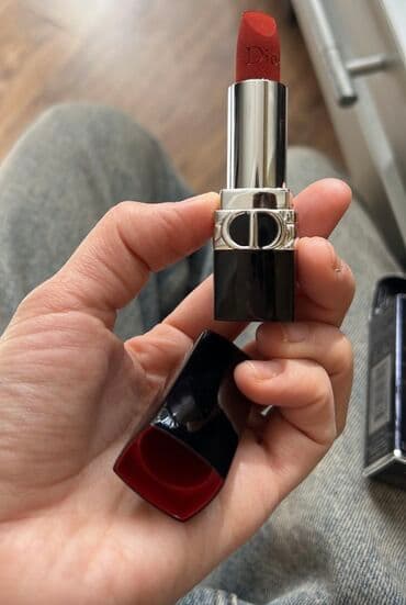 Dodaq boyası, Dior, Yeni, Ünvandan götürmə lalafo.az -da Dodaq boyası, Dior, Yeni, Ünvandan götürmə