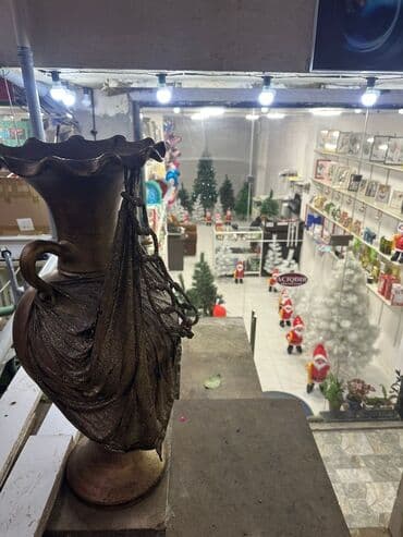 Bir vaza, Metal lalafo.az -da Bir vaza, Metal