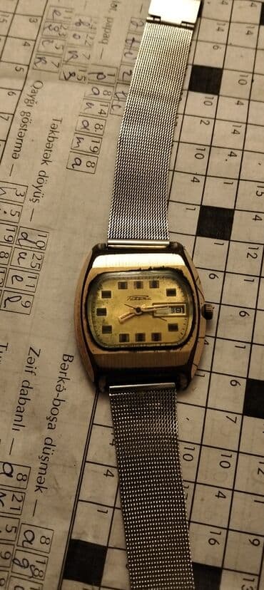 Sovet dönəmindən qalma mexaniki Raketa saatı işlək vəziyyətdədir lalafo.az -da Sovet dönəmindən qalma mexaniki Raketa saatı işlək vəziyyətdədir