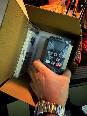 İnvertor 2,2 kw gücündə,nol fazla calışır,3 fazaya ehtiyyac lalafo.az -da İnvertor 2,2 kw gücündə,nol fazla calışır,3 fazaya ehtiyyac