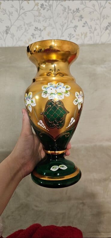 Bir vaza, Bogem şüşəsi lalafo.az -da Bir vaza, Bogem şüşəsi