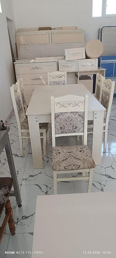 Qonaq otağı üçün, İşlənmiş, Kvadrat masa, 6 stul lalafo.az -da Qonaq otağı üçün, İşlənmiş, Kvadrat masa, 6 stul