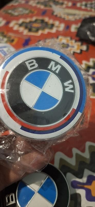 BMW kapot/emblem nişanı – dairəvi loqo - Dizayn: klassik BMW loqosu lalafo.az -da BMW kapot/emblem nişanı – dairəvi loqo - Dizayn: klassik BMW loqosu