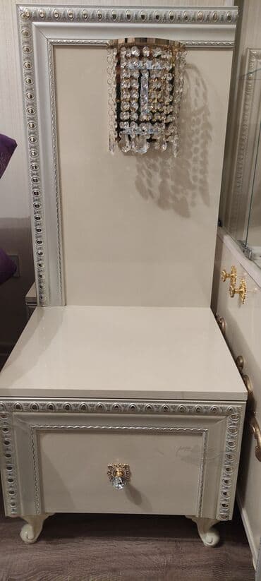 Klassik üslubda yataq otağı üçün tumbi (2 ədəd) - Rəng: krem/ivori lalafo.az -da Klassik üslubda yataq otağı üçün tumbi (2 ədəd) - Rəng: krem/ivori