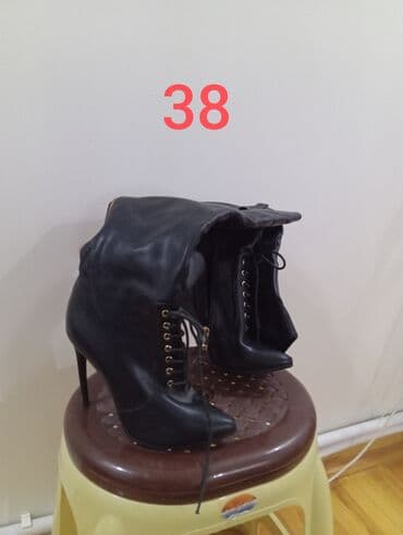 Qadın üçün yüksək dabanlı çəkmələr - Ölçü: 38 (şəkildə göstərilib) - lalafo.az -da Qadın üçün yüksək dabanlı çəkmələr - Ölçü: 38 (şəkildə göstərilib) -