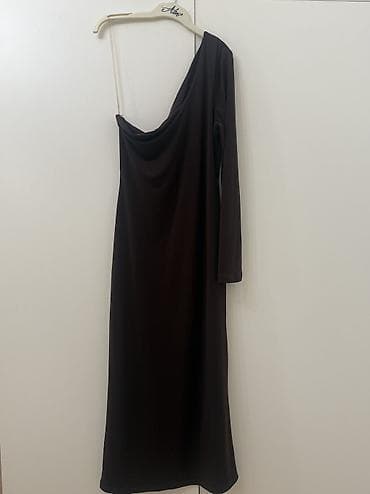 Qadın paltarı – asimmetrik kəsimli, birqollu, qara rəng - Model: bir lalafo.az -da Qadın paltarı – asimmetrik kəsimli, birqollu, qara rəng - Model: bir