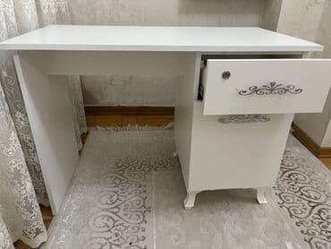 Табуретки: Компьютерный стол, Ламинат, Прямоугольный стол at lalafo.az — 1 Табуретки: Компьютерный стол, Ламинат, Прямоугольный стол — 1