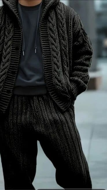 Kişi üçün trikotaj takım – kapüşonlu kardiqan və şalvar - Rəng: qara lalafo.az -da Kişi üçün trikotaj takım – kapüşonlu kardiqan və şalvar - Rəng: qara