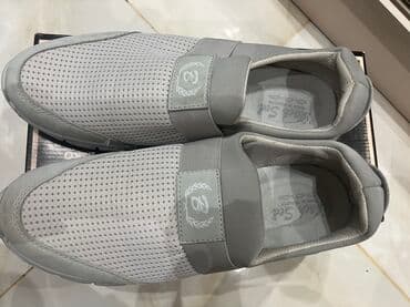 Açıq boz rəngli, dəlikli üst hissəyə malik kişi slip-on kros qaçış lalafo.az -da Açıq boz rəngli, dəlikli üst hissəyə malik kişi slip-on kros qaçış