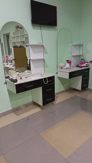 Salon baglandigi ucun satilir 300azn.unvan 8 lalafo.az -da Salon baglandigi ucun satilir 300azn.unvan 8