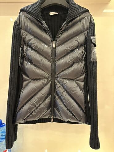 Moncler gödəkcə Ölçü: S/ M( tam bədəndə oturan) - Rəng: qara - lalafo.az -da Moncler gödəkcə Ölçü: S/ M( tam bədəndə oturan) - Rəng: qara -
