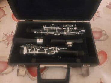 Uçebni B klarnet.2-3yerdə çatı var.Birdə yan tərəfin də olan klapanın lalafo.az -da Uçebni B klarnet.2-3yerdə çatı var.Birdə yan tərəfin də olan klapanın