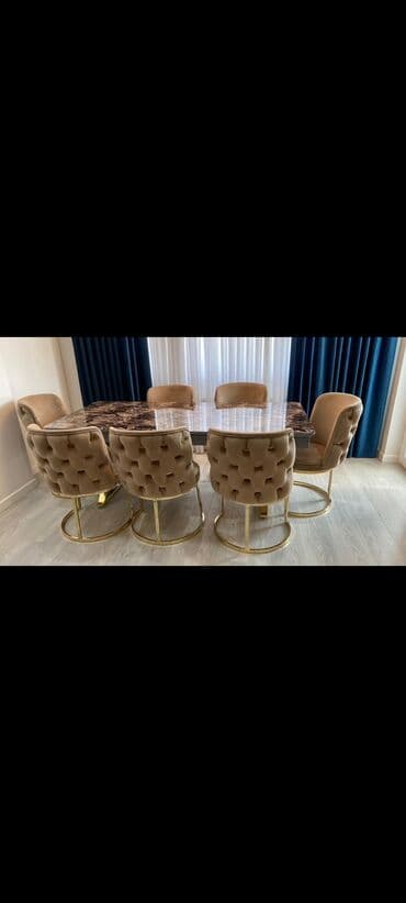 Qonaq otağı üçün, İşlənmiş, 8 stul lalafo.az -da Qonaq otağı üçün, İşlənmiş, 8 stul