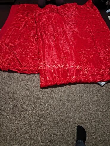 Yataq üçün Xovlu rəng - Qırmızı Yataq örtüyü lalafo.az -da Yataq üçün Xovlu rəng - Qırmızı Yataq örtüyü