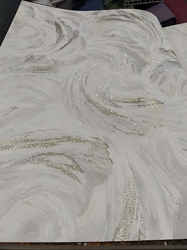 Ağ və boz rənglərin qarışığı ilə, üzərində parıltılı qızılı çalarlı lalafo.az -da Ağ və boz rənglərin qarışığı ilə, üzərində parıltılı qızılı çalarlı