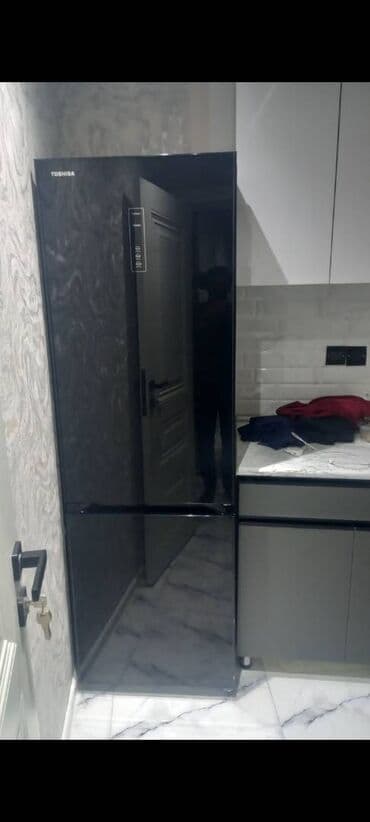 İşlənmiş 2 qapılı Toshiba Soyuducu Satılır, rəng - Qara, Təkərli lalafo.az -da İşlənmiş 2 qapılı Toshiba Soyuducu Satılır, rəng - Qara, Təkərli