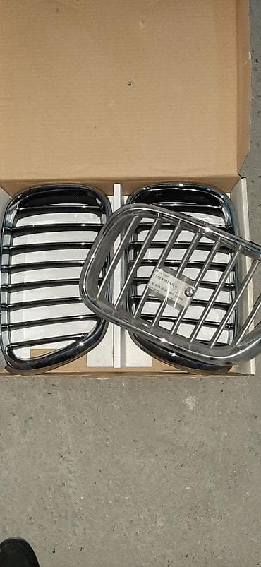 BMW X5 (XROM) radiator barmaqligi sol teref 2007ye qeder. ideal lalafo.az -da BMW X5 (XROM) radiator barmaqligi sol teref 2007ye qeder. ideal