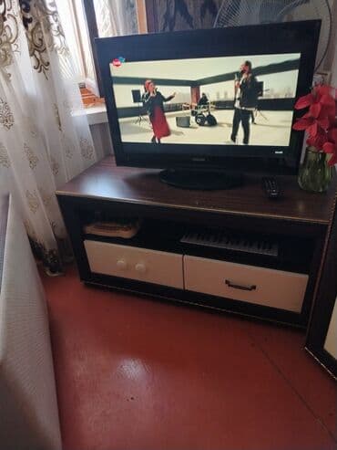 İşlənmiş, Düz TV altlığı, Polkasız, Laminat lalafo.az -da İşlənmiş, Düz TV altlığı, Polkasız, Laminat