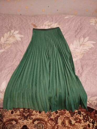 Pilisə ətək,razmer standart. 35 azna alınıb,16 azn-a satılır. Bir dəfə lalafo.az -da Pilisə ətək,razmer standart. 35 azna alınıb,16 azn-a satılır. Bir dəfə